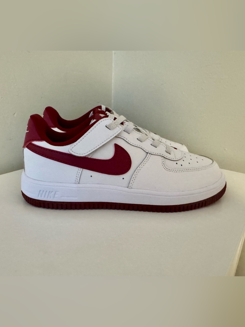 Nike Force 1 '07 LV8 White Red Youth Sneakers Sz 3Y (FN0237-105) NWOT/NWOB